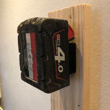 Milwaukee M18 batteriholder